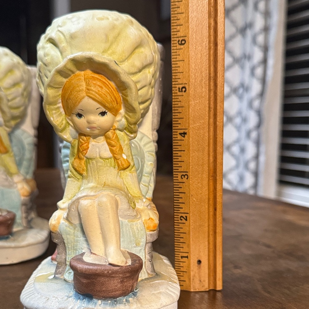 Holiday Fair Little Girl Bookends - Picture 11 of 12